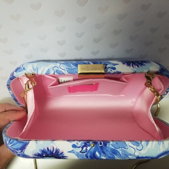 Vintage Lilly Pulitzer Diamond Jubilee Lucite Clutch Pill Box with Blue Flowers - Picture 6 of 6